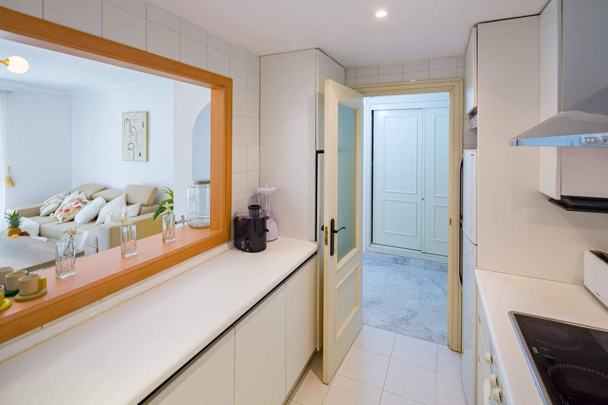 2 Bed Apartment for sale in Puerto Banús Costa Del Sol, Málaga, Spain