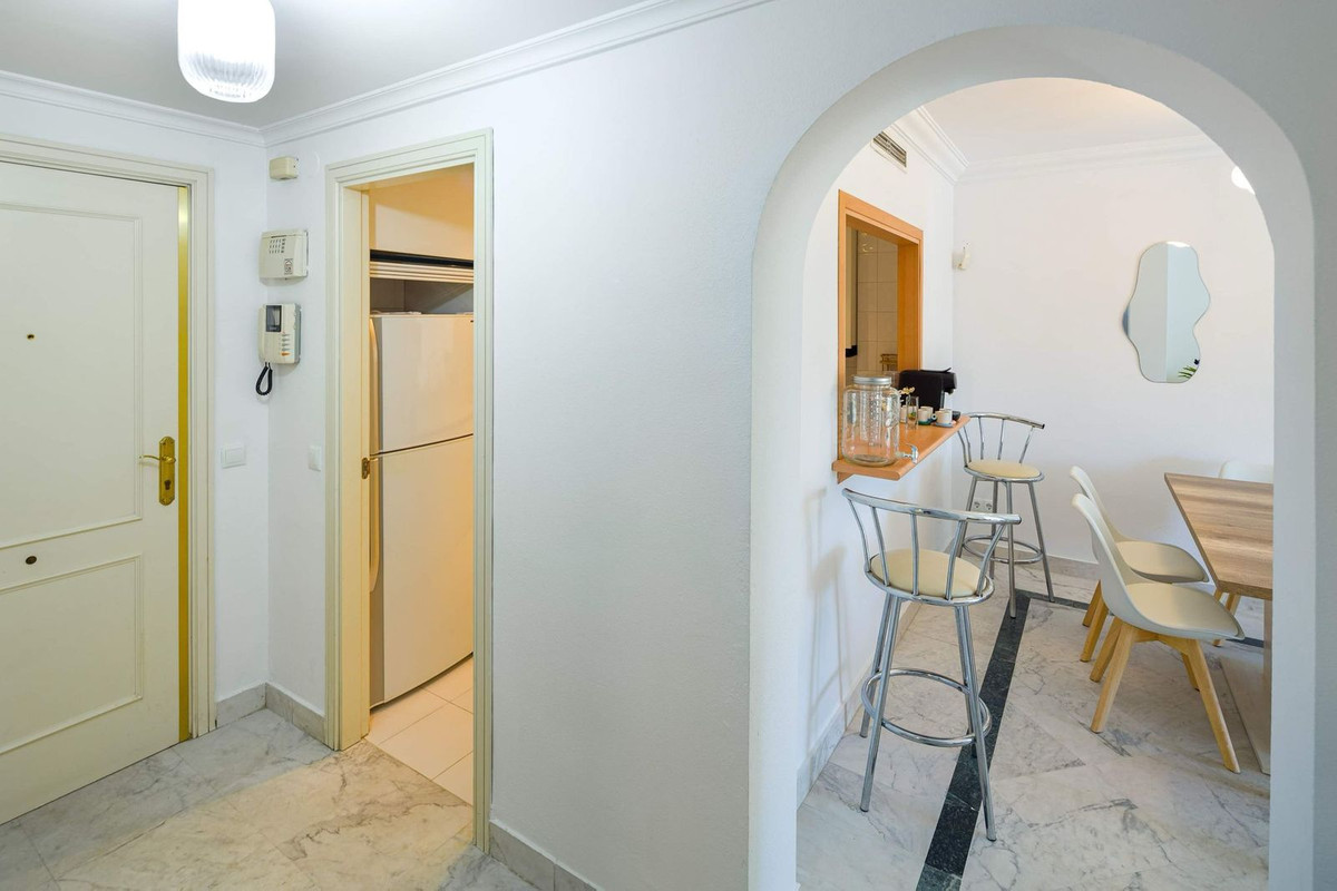 2 Bed Apartment for sale in Puerto Banús Costa Del Sol, Málaga, Spain