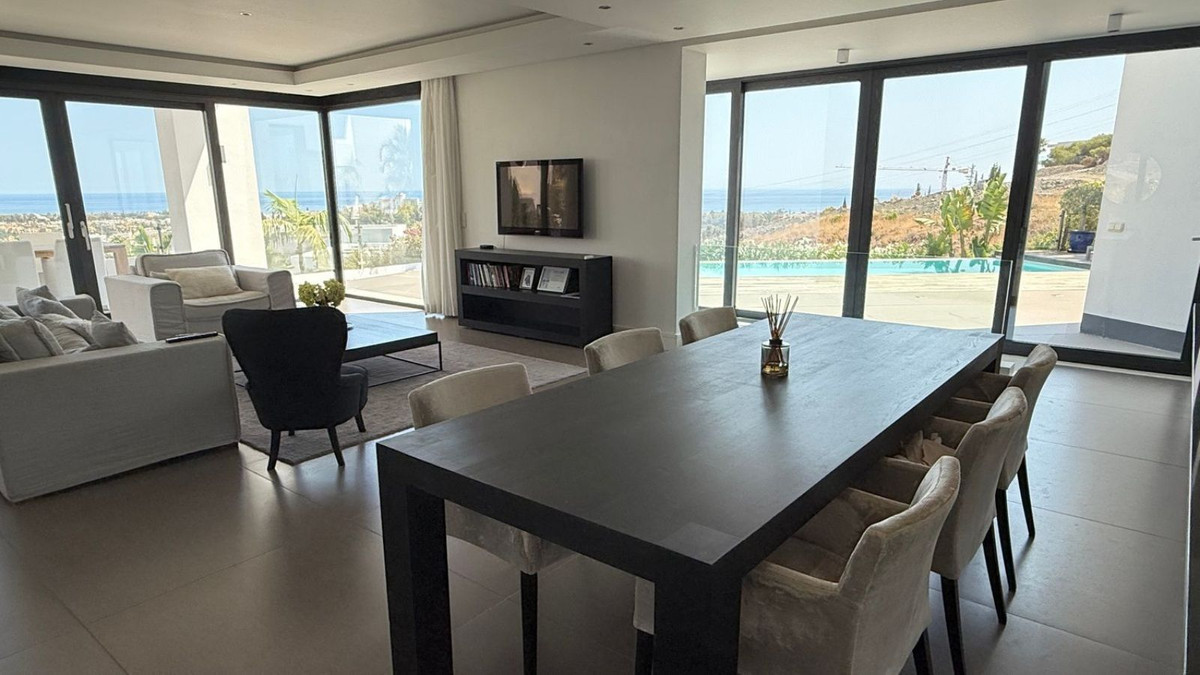 Se vende Villa - Chalet de 4 dormitorios en Costa Del Sol, Málaga, España