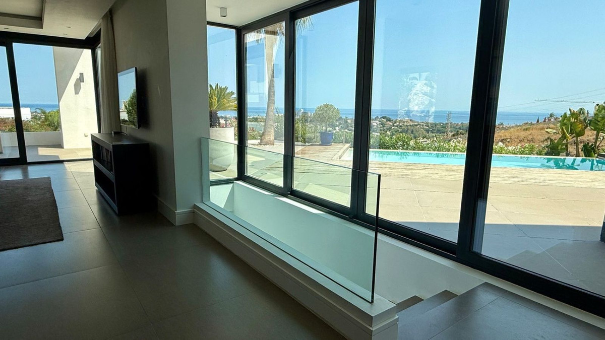 Se vende Villa - Chalet de 4 dormitorios en Costa Del Sol, Málaga, España