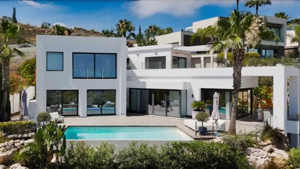 Se vende Villa - Chalet de 4 dormitorios en Costa Del Sol, Málaga, España
