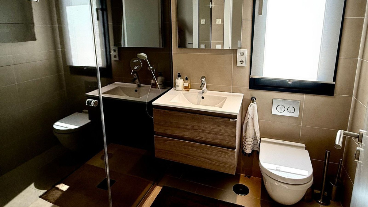 Se vende Villa - Chalet de 4 dormitorios en Costa Del Sol, Málaga, España