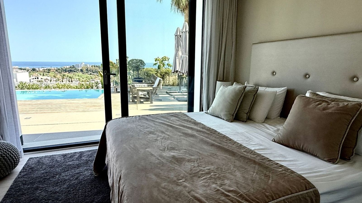 Se vende Villa - Chalet de 4 dormitorios en Costa Del Sol, Málaga, España