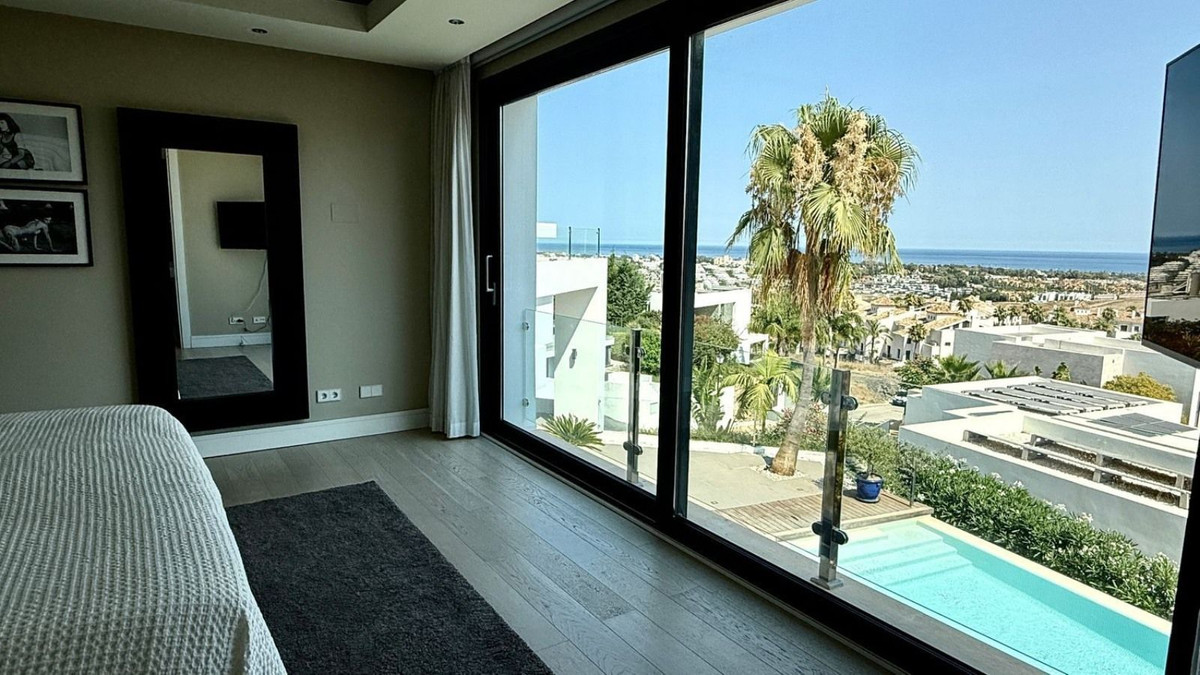 Se vende Villa - Chalet de 4 dormitorios en Costa Del Sol, Málaga, España