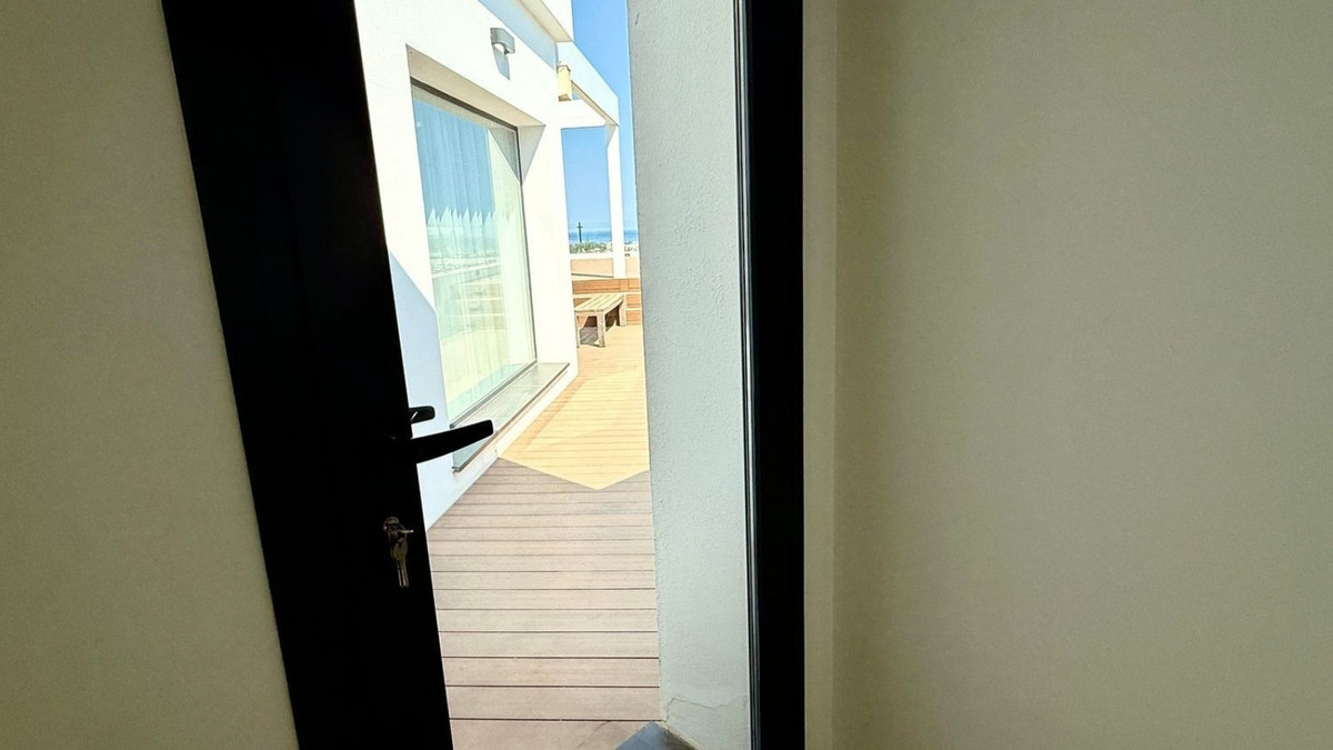 Se vende Villa - Chalet de 4 dormitorios en Costa Del Sol, Málaga, España