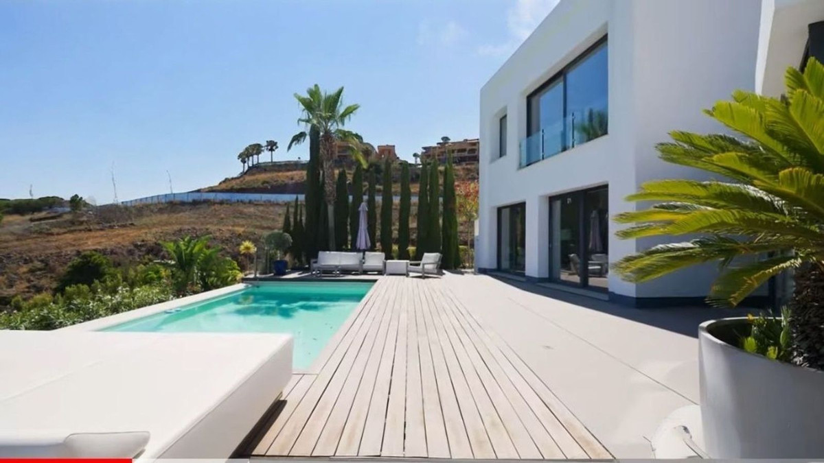 Se vende Villa - Chalet de 4 dormitorios en Costa Del Sol, Málaga, España