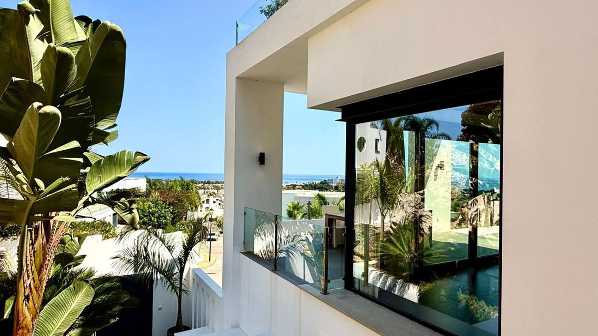 Se vende Villa - Chalet de 4 dormitorios en Costa Del Sol, Málaga, España