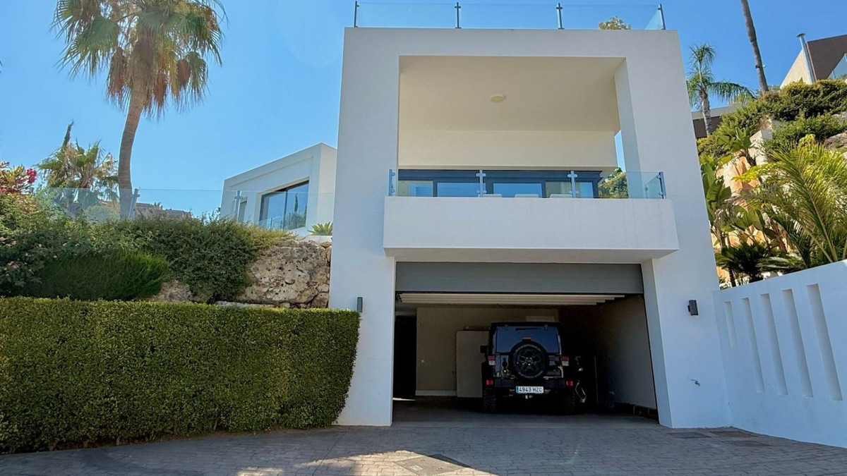 Se vende Villa - Chalet de 4 dormitorios en Costa Del Sol, Málaga, España