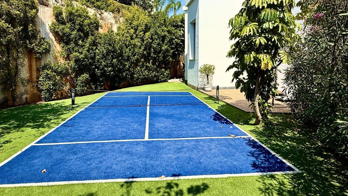Se vende Villa - Chalet de 4 dormitorios en Costa Del Sol, Málaga, España
