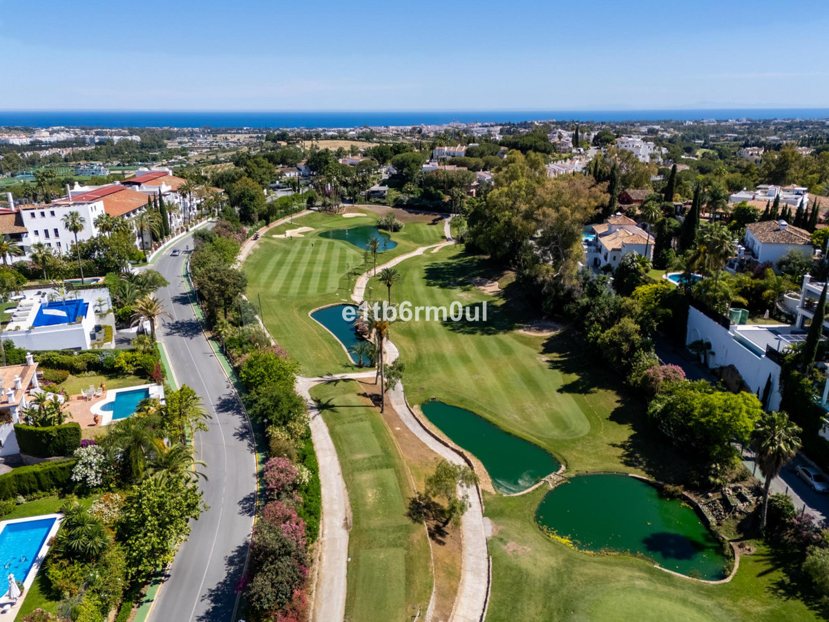 5 Bed Townhouse for sale in La Quinta Costa Del Sol, Málaga, Spain