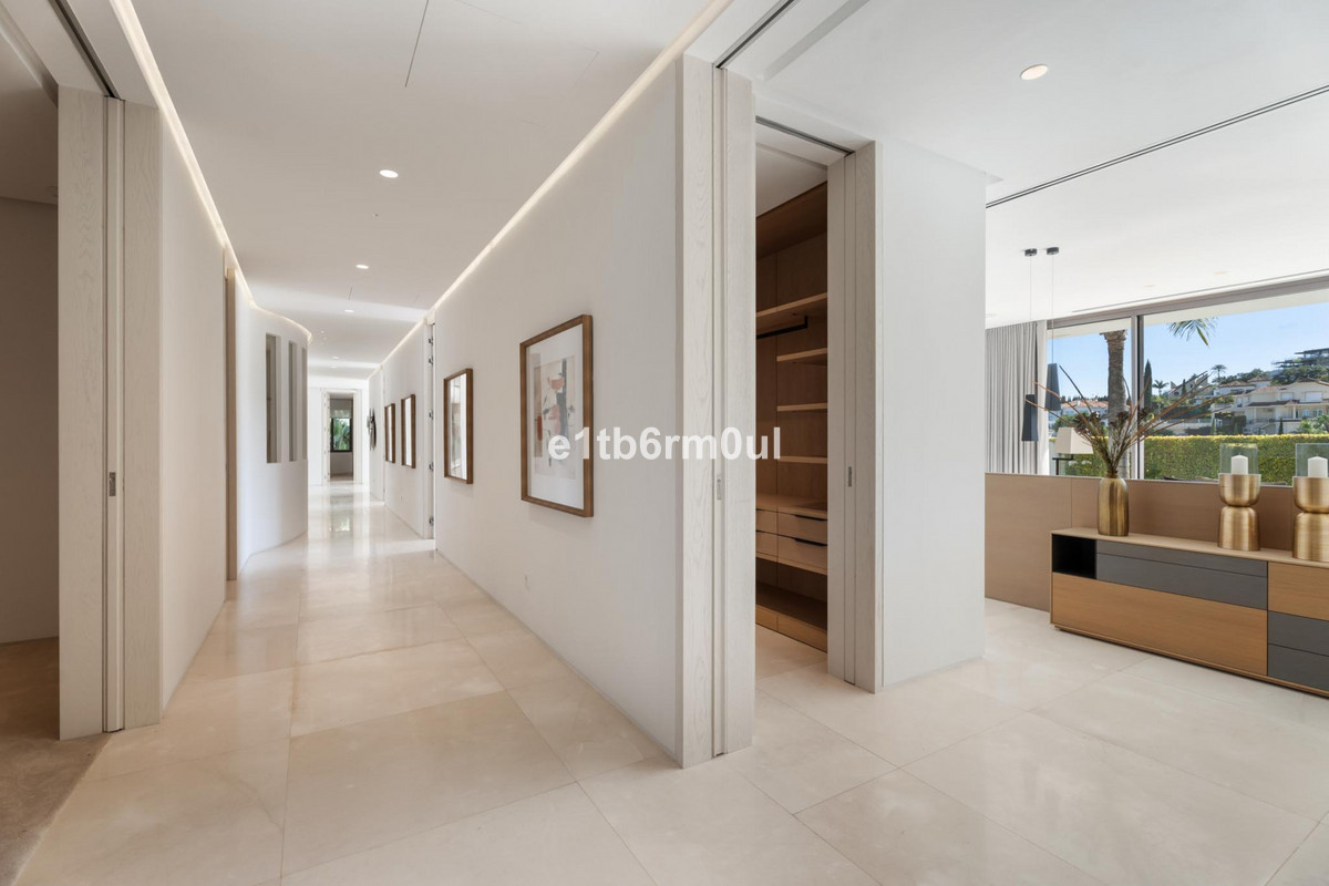 5 Bed Townhouse for sale in La Quinta Costa Del Sol, Málaga, Spain