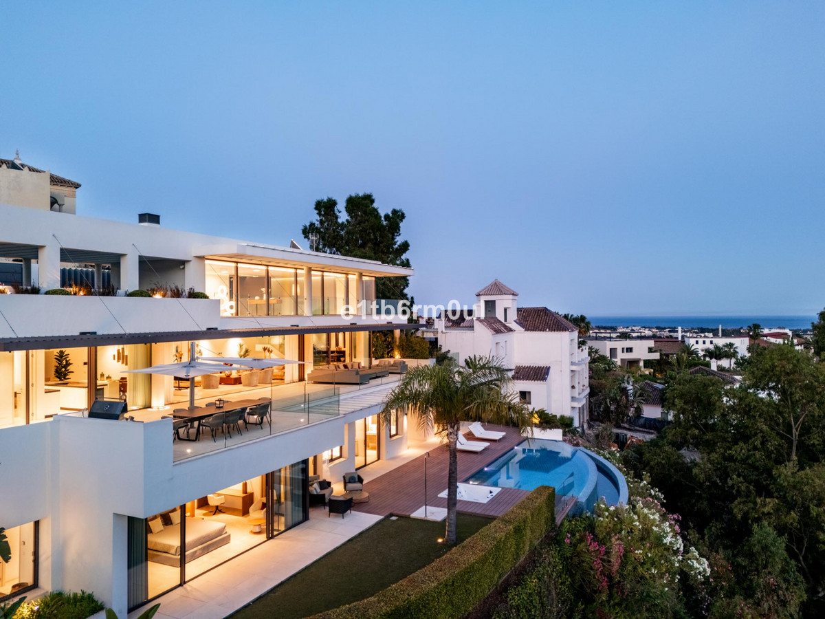 5 Bed Townhouse for sale in La Quinta Costa Del Sol, Málaga, Spain