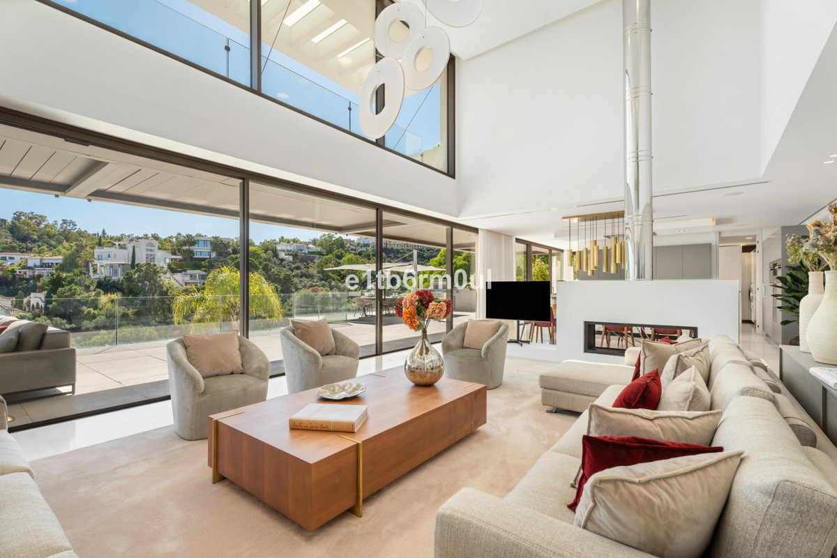 5 Bed Townhouse for sale in La Quinta Costa Del Sol, Málaga, Spain