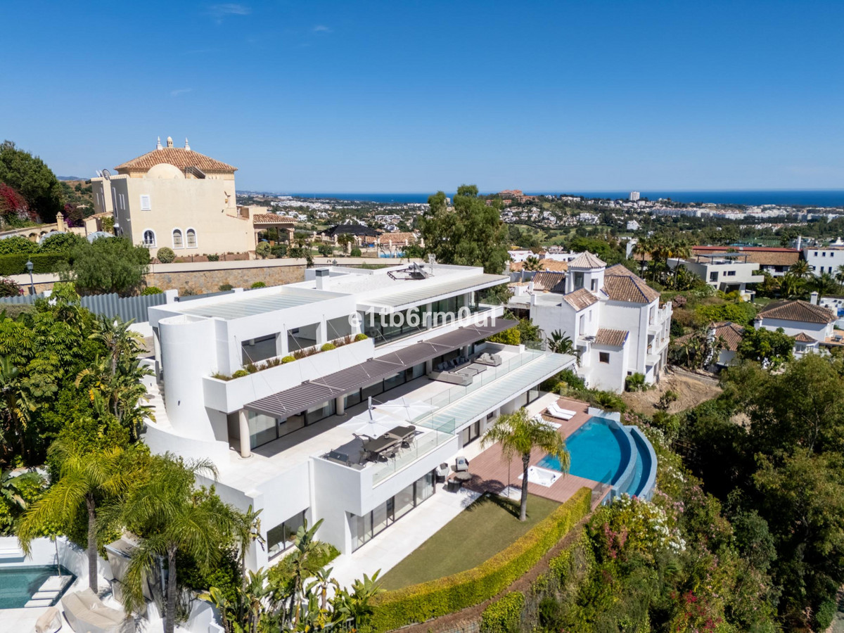 5 Bed Townhouse for sale in La Quinta Costa Del Sol, Málaga, Spain