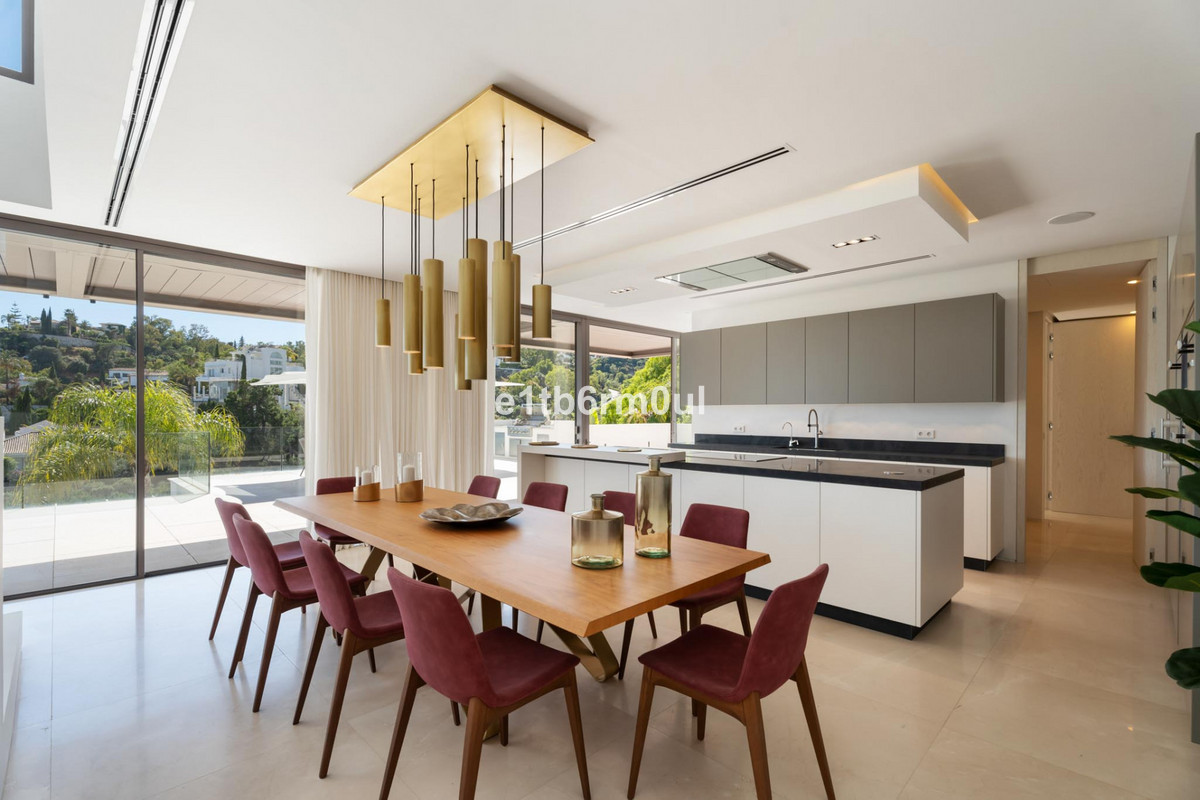 5 Bed Townhouse for sale in La Quinta Costa Del Sol, Málaga, Spain