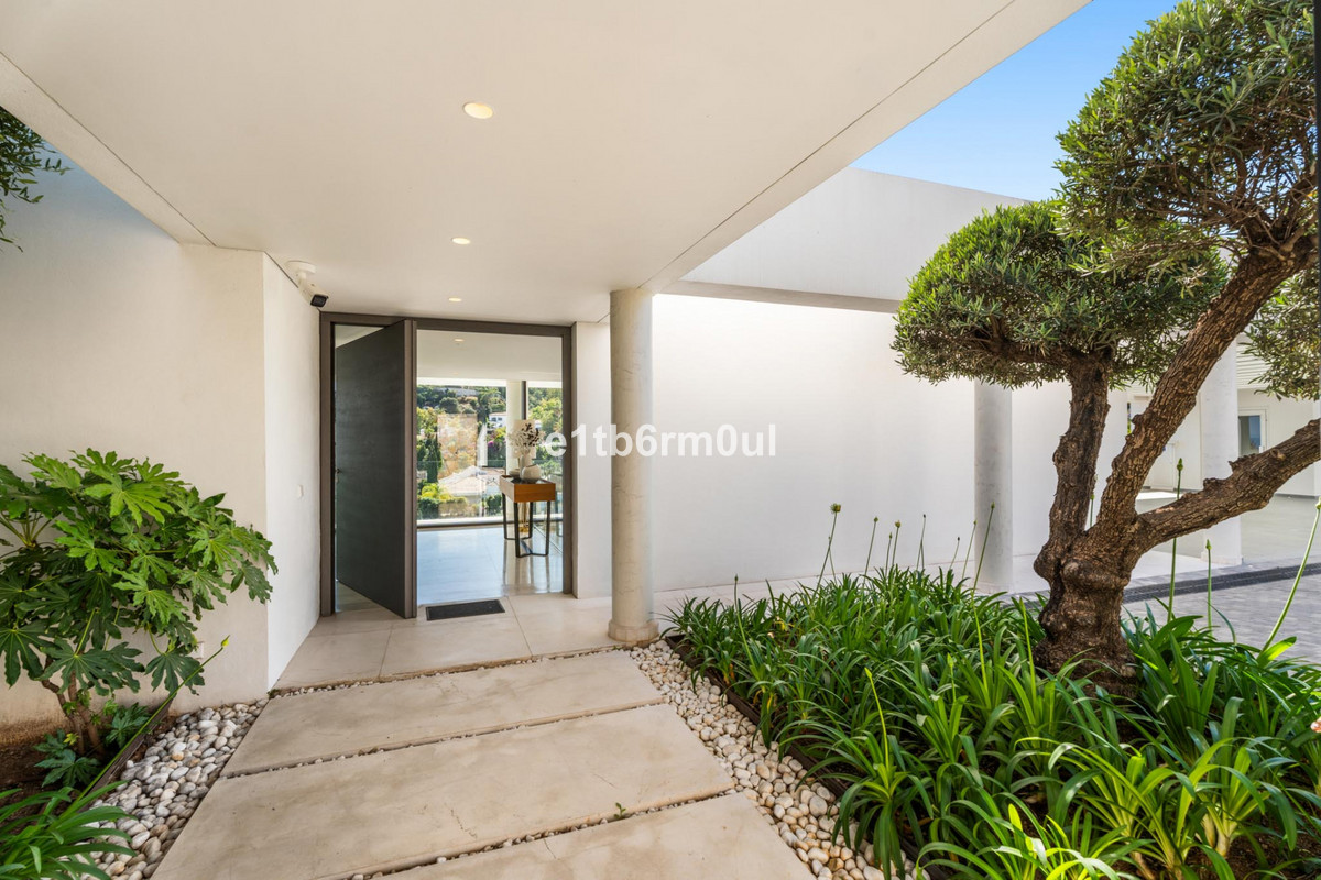 5 Bed Townhouse for sale in La Quinta Costa Del Sol, Málaga, Spain