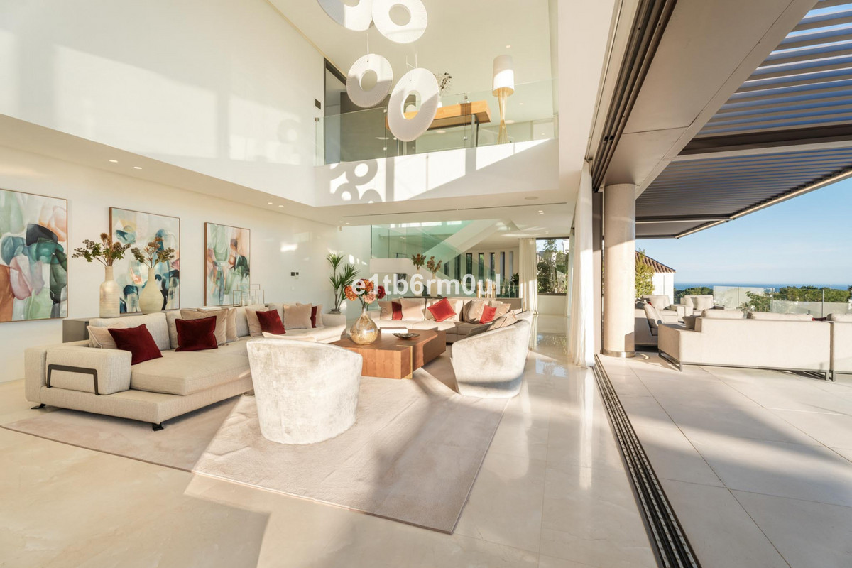 5 Bed Townhouse for sale in La Quinta Costa Del Sol, Málaga, Spain