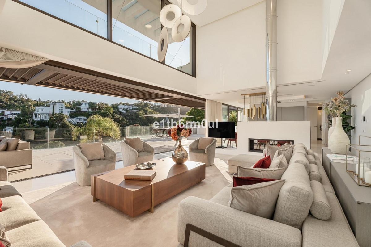 5 Bed Townhouse for sale in La Quinta Costa Del Sol, Málaga, Spain
