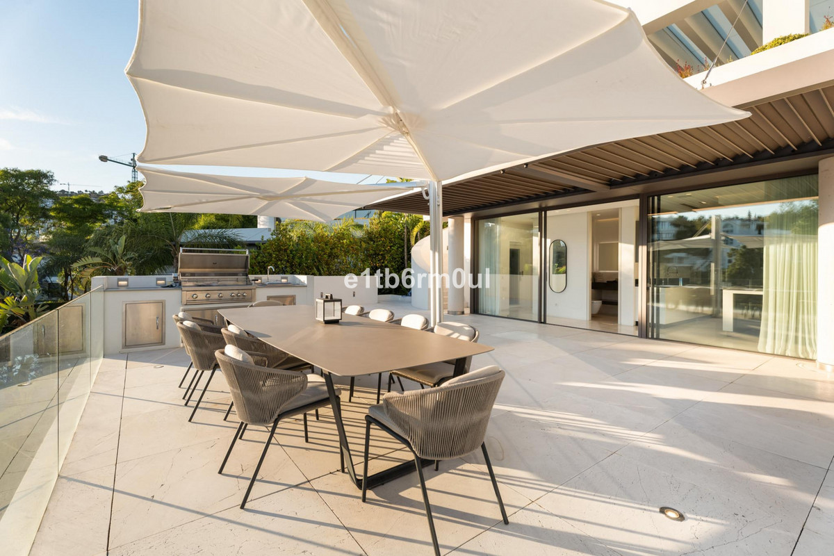 5 Bed Townhouse for sale in La Quinta Costa Del Sol, Málaga, Spain