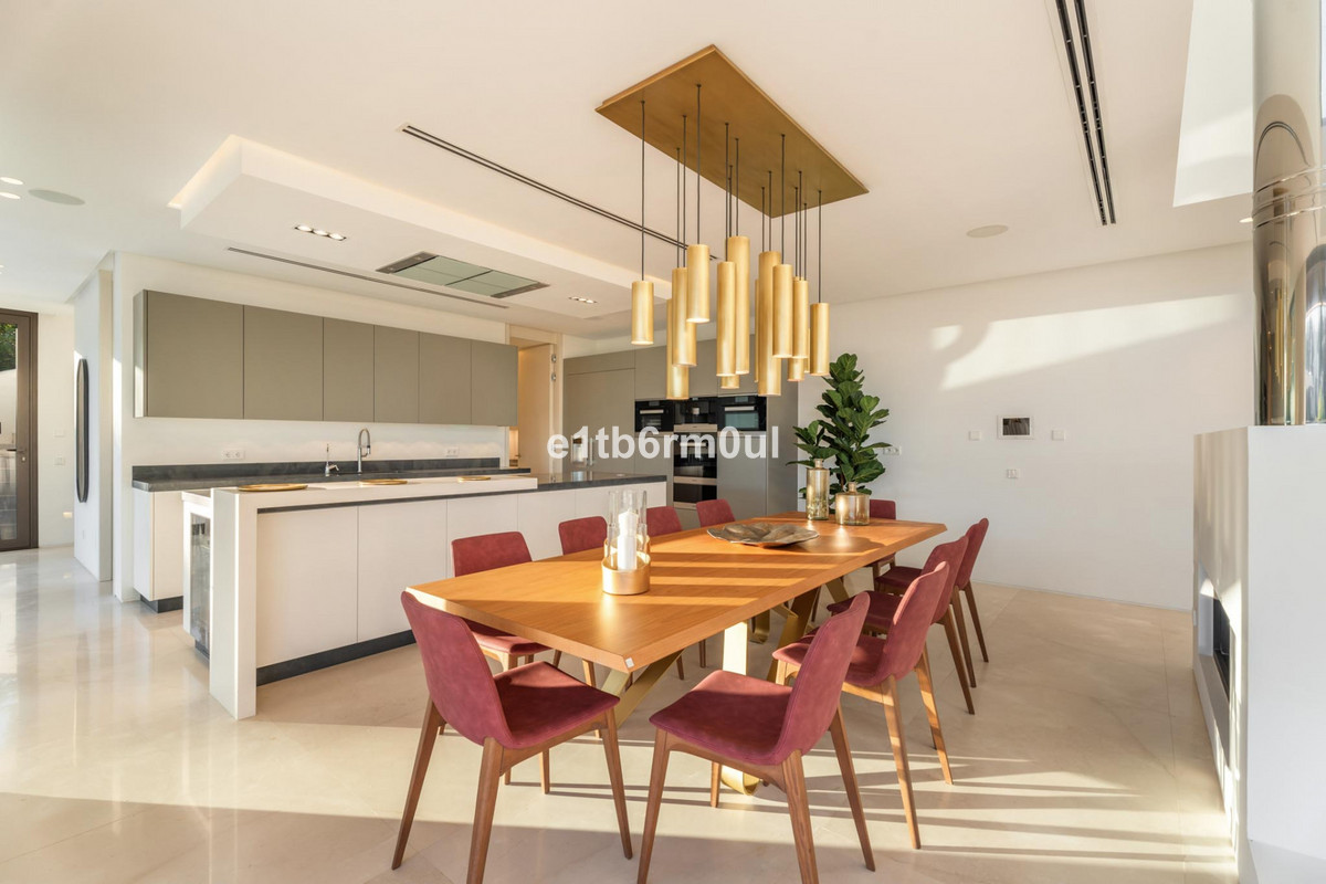 5 Bed Townhouse for sale in La Quinta Costa Del Sol, Málaga, Spain