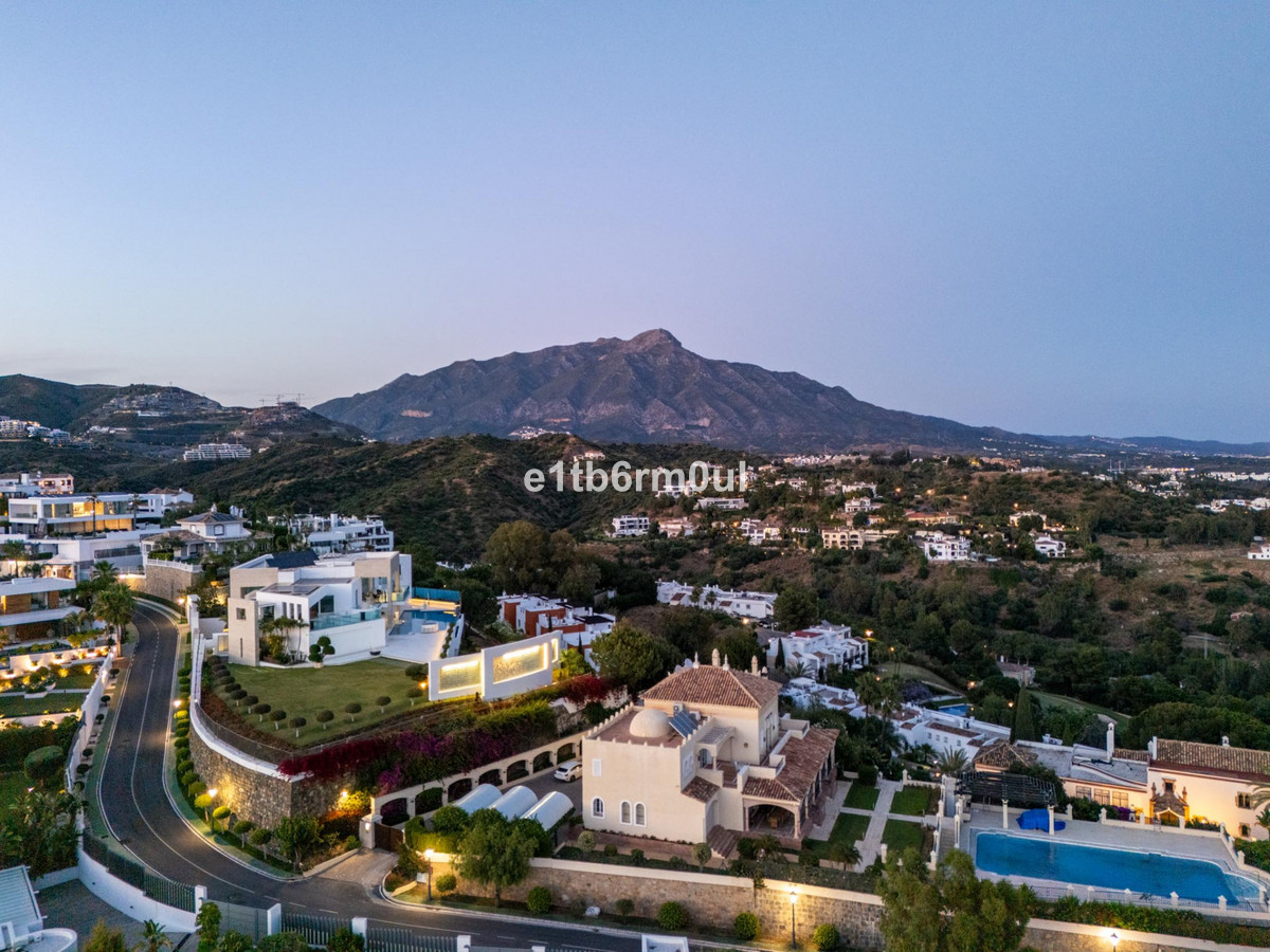 5 Bed Townhouse for sale in La Quinta Costa Del Sol, Málaga, Spain
