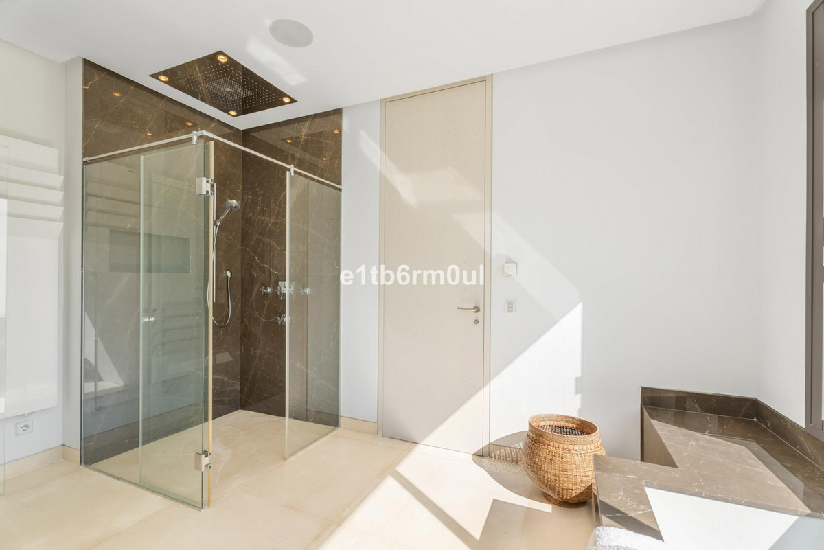 5 Bed Townhouse for sale in La Quinta Costa Del Sol, Málaga, Spain