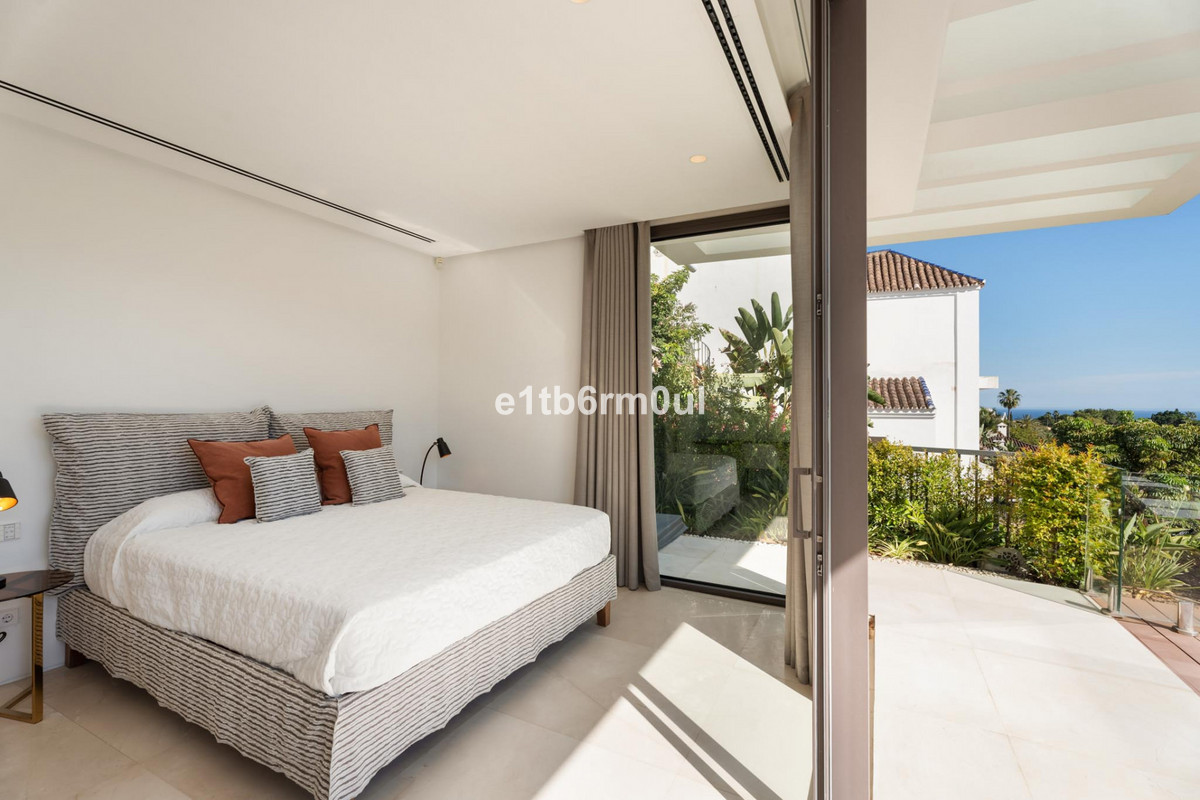 5 Bed Townhouse for sale in La Quinta Costa Del Sol, Málaga, Spain
