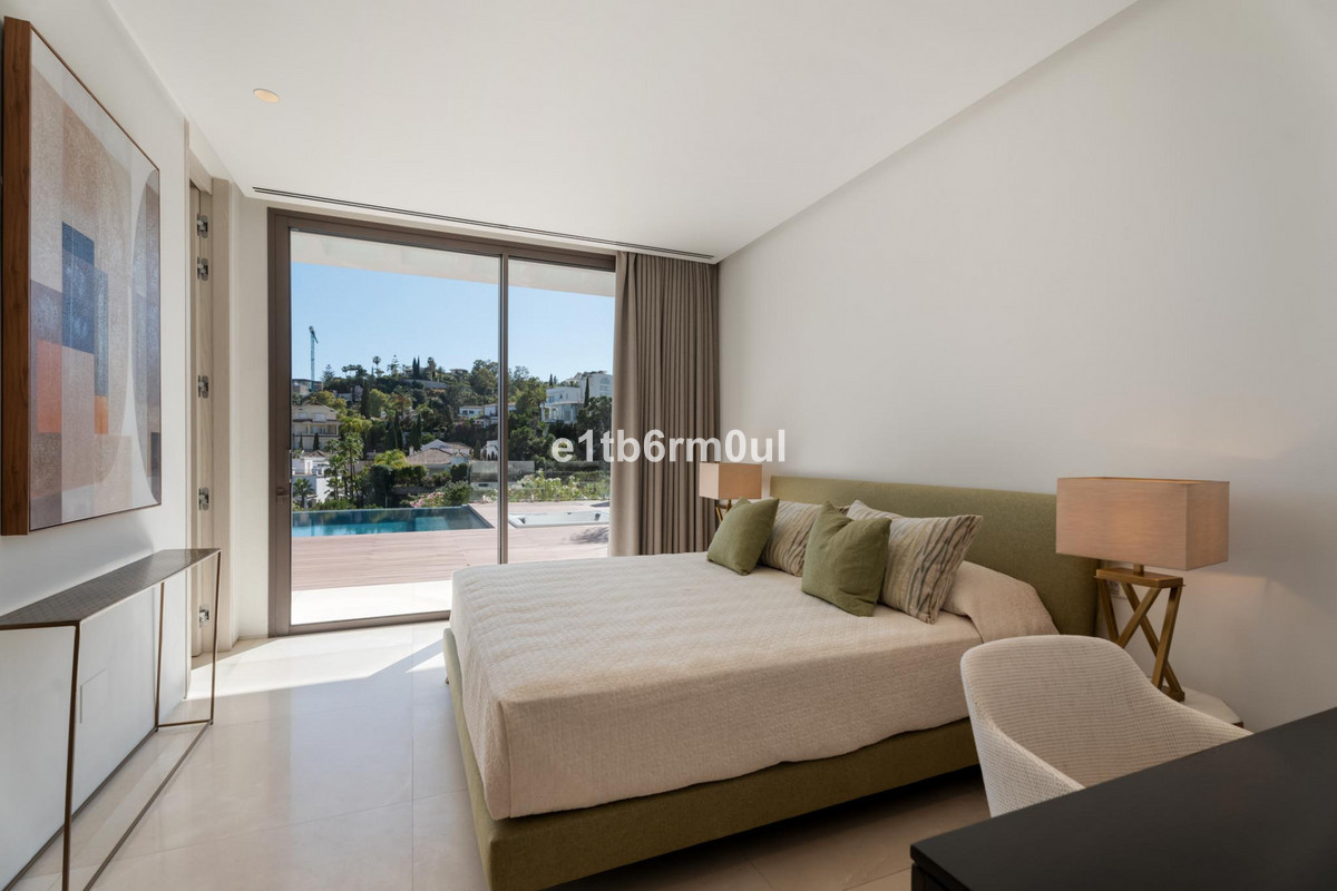 5 Bed Townhouse for sale in La Quinta Costa Del Sol, Málaga, Spain