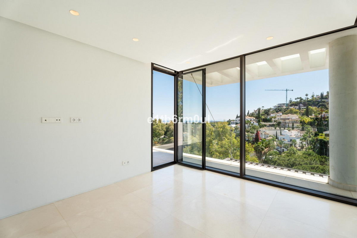 5 Bed Townhouse for sale in La Quinta Costa Del Sol, Málaga, Spain