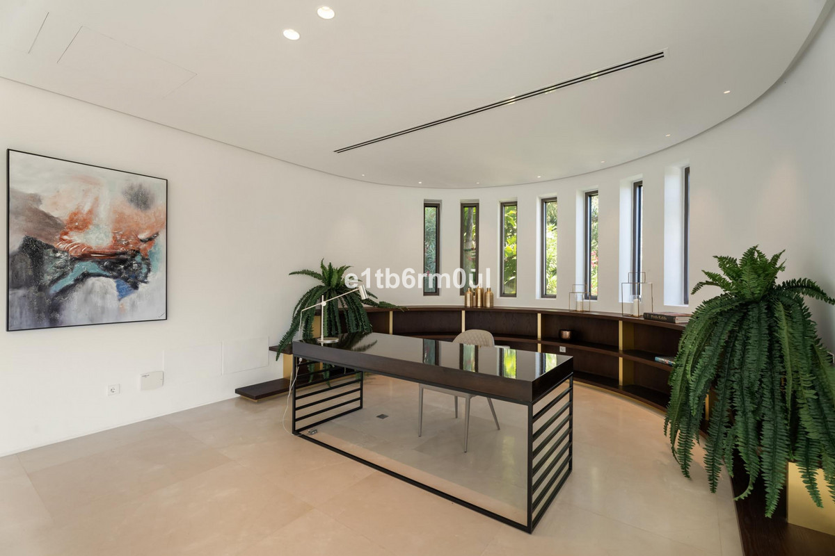 5 Bed Townhouse for sale in La Quinta Costa Del Sol, Málaga, Spain