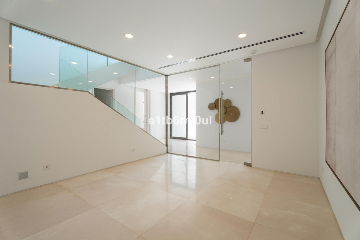 5 Bed Townhouse for sale in La Quinta Costa Del Sol, Málaga, Spain