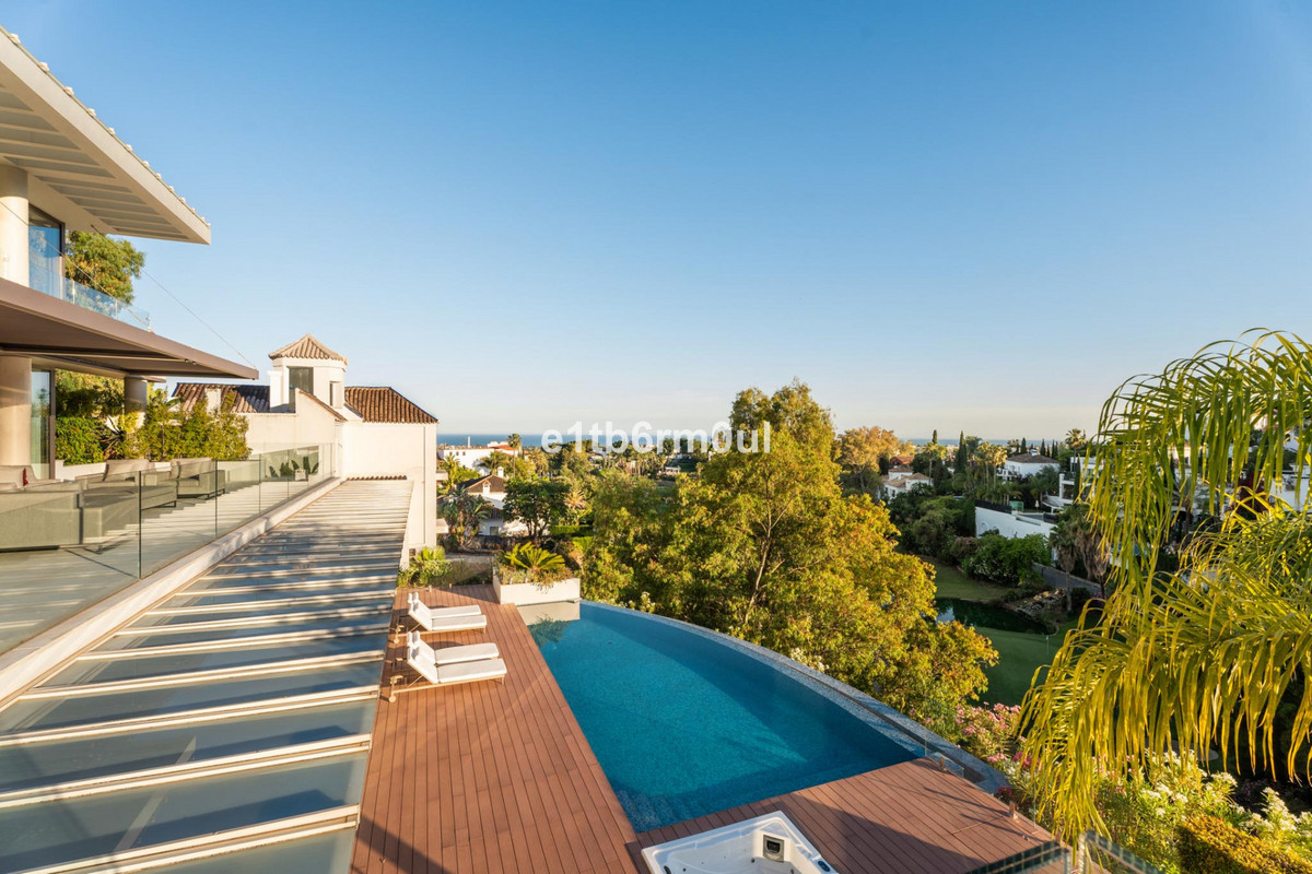 5 Bed Townhouse for sale in La Quinta Costa Del Sol, Málaga, Spain