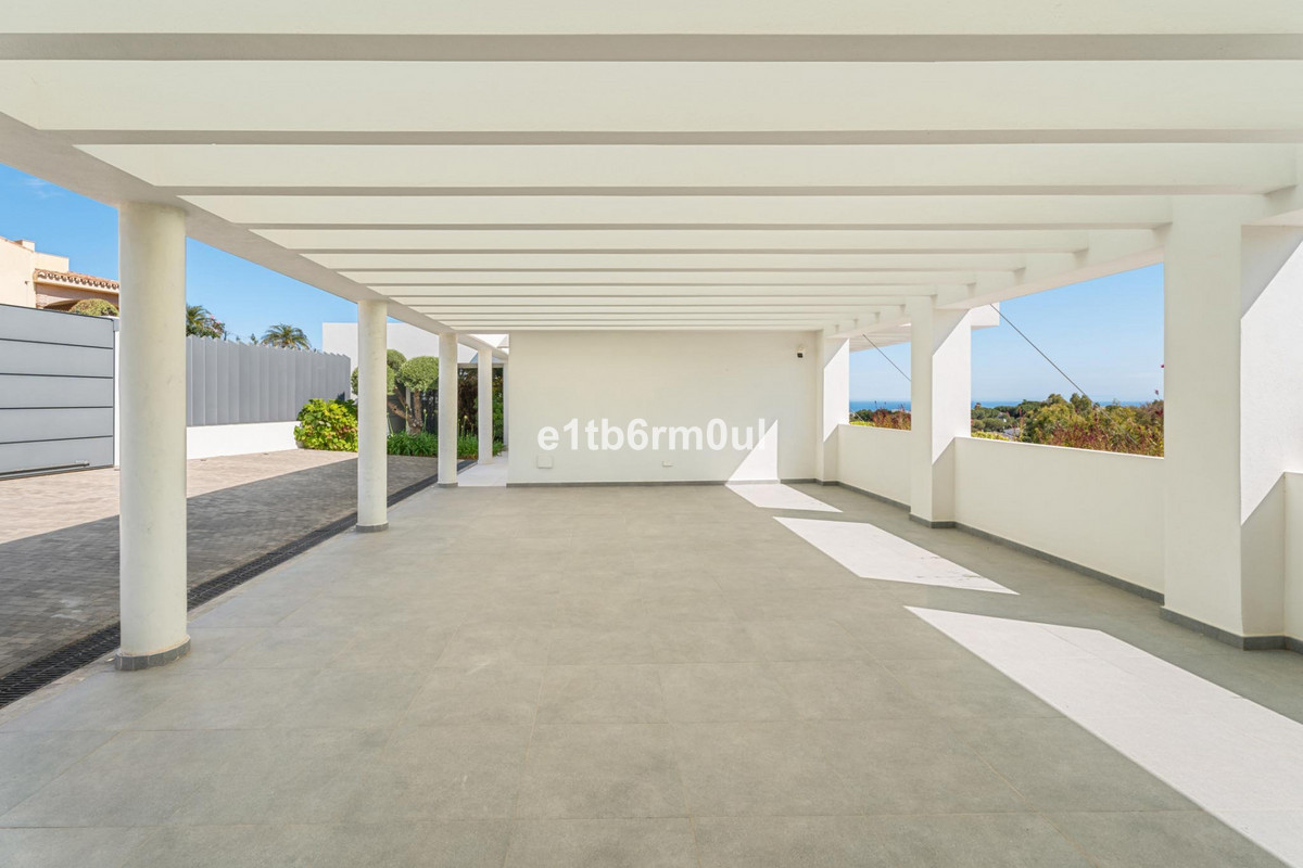 5 Bed Townhouse for sale in La Quinta Costa Del Sol, Málaga, Spain