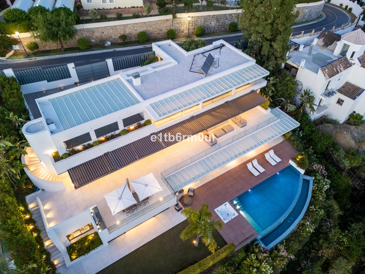 5 Bed Townhouse for sale in La Quinta Costa Del Sol, Málaga, Spain