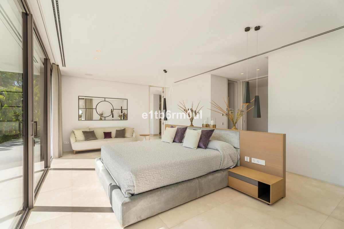 5 Bed Townhouse for sale in La Quinta Costa Del Sol, Málaga, Spain
