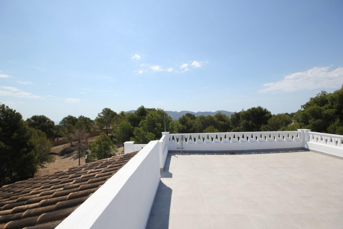 5 Bed Townhouse for sale in La Nucia Costa Blanca, Alicante, Spain