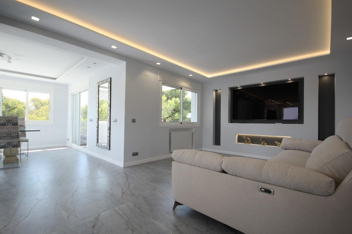 5 Bed Townhouse for sale in La Nucia Costa Blanca, Alicante, Spain
