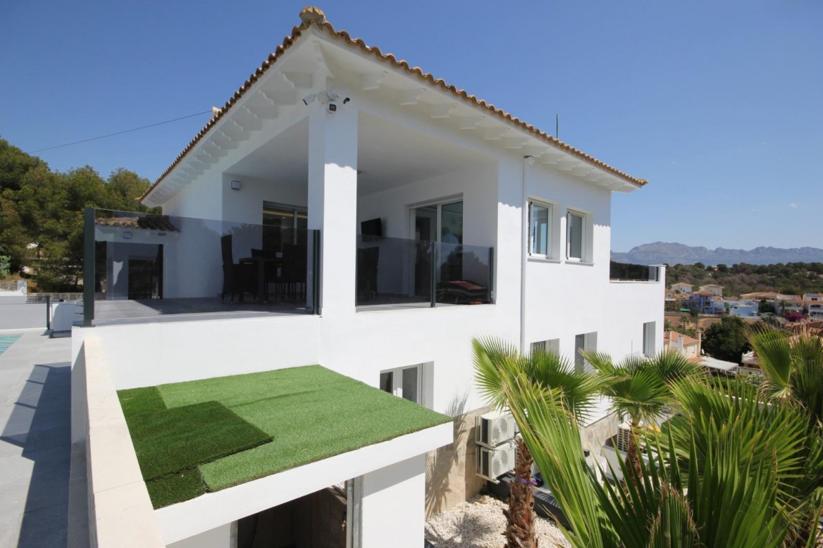 5 Bed Townhouse for sale in La Nucia Costa Blanca, Alicante, Spain