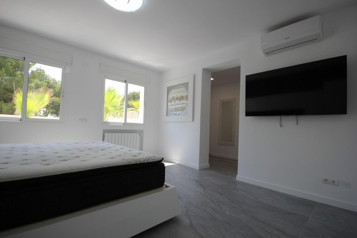5 Bed Townhouse for sale in La Nucia Costa Blanca, Alicante, Spain