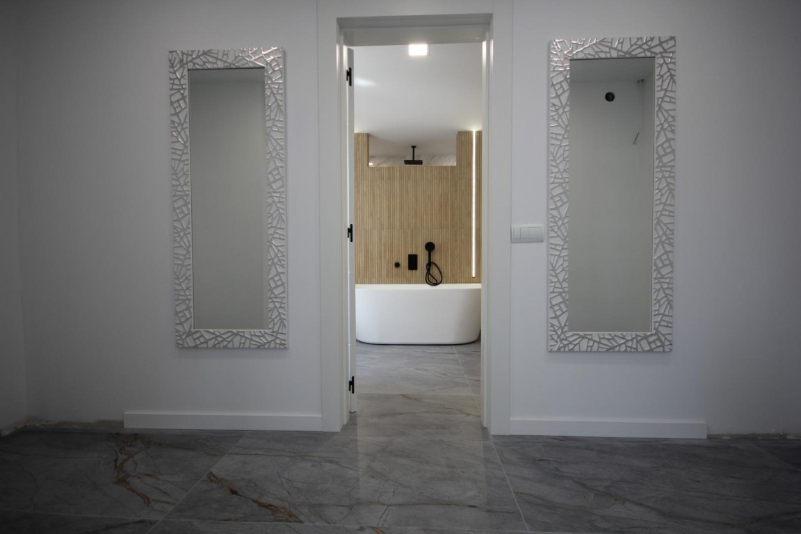 5 Bed Townhouse for sale in La Nucia Costa Blanca, Alicante, Spain