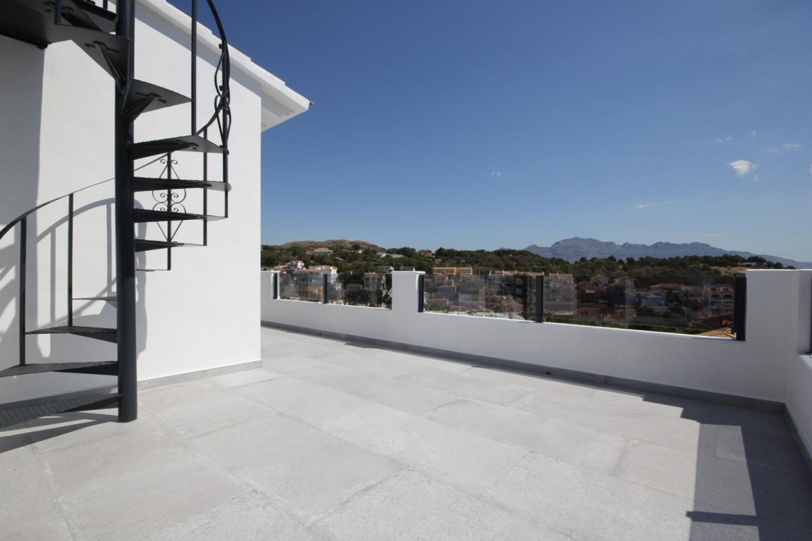 5 Bed Townhouse for sale in La Nucia Costa Blanca, Alicante, Spain