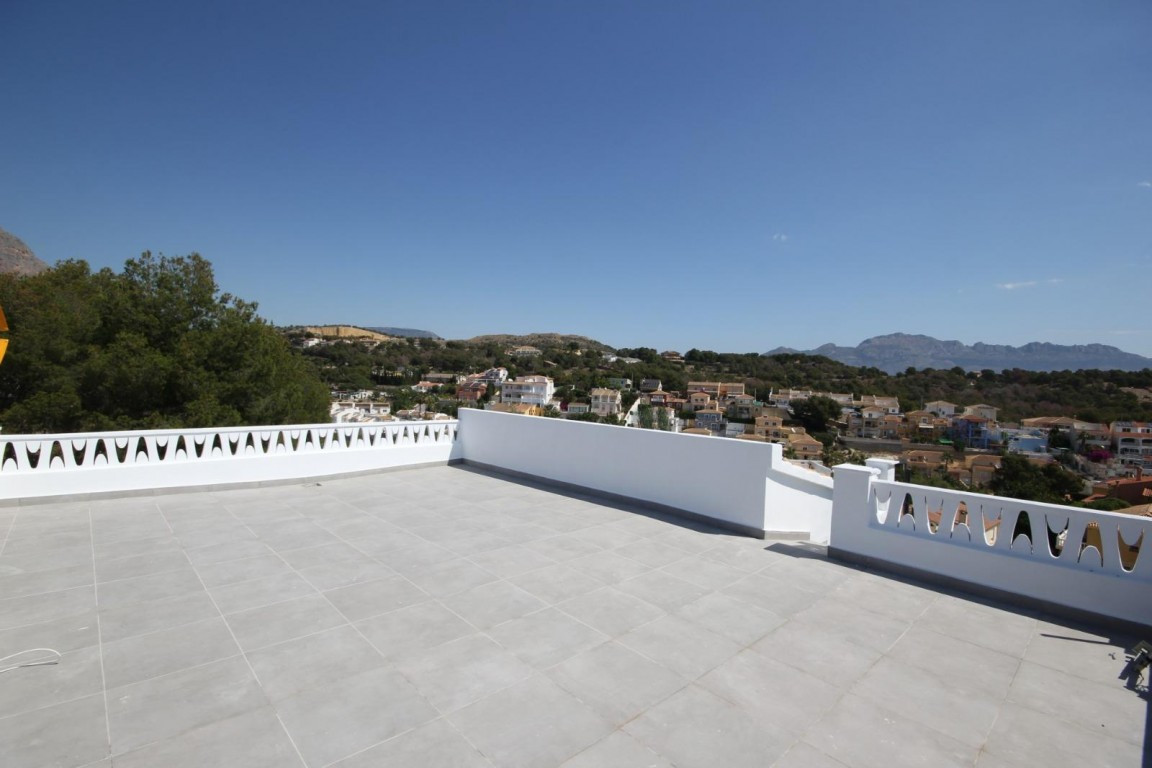 5 Bed Townhouse for sale in La Nucia Costa Blanca, Alicante, Spain