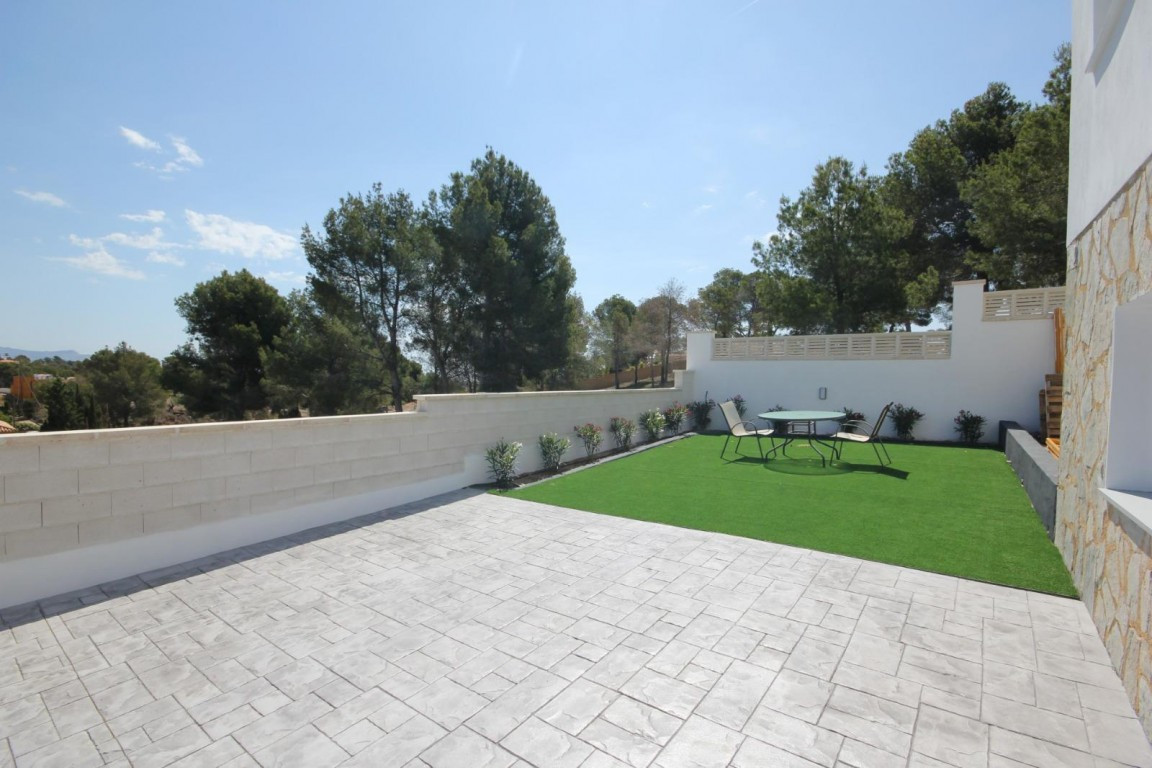 5 Bed Townhouse for sale in La Nucia Costa Blanca, Alicante, Spain