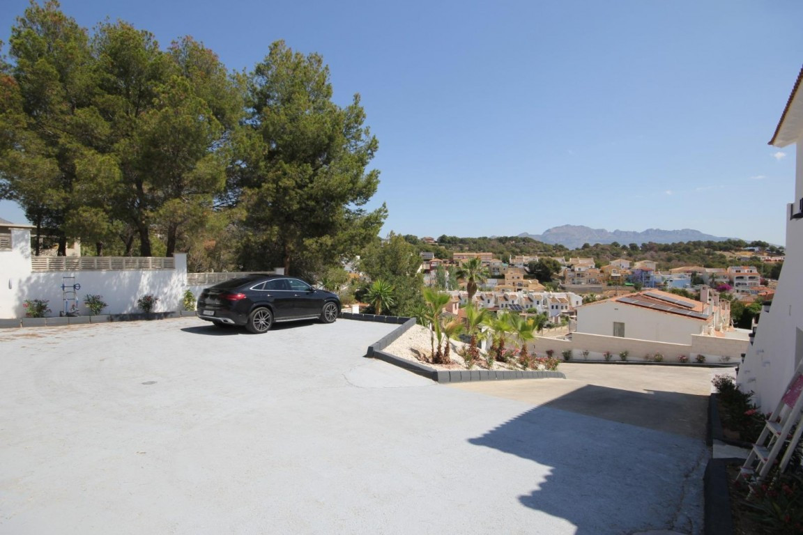 5 Bed Townhouse for sale in La Nucia Costa Blanca, Alicante, Spain