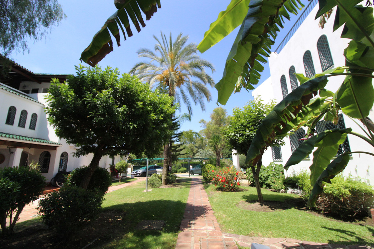 3 Bed Townhouse for sale in Nueva Andalucía Costa Del Sol, Málaga, Spain