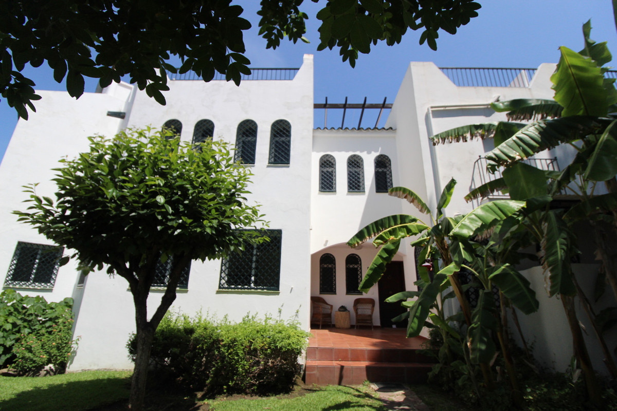 3 Bed Townhouse for sale in Nueva Andalucía Costa Del Sol, Málaga, Spain