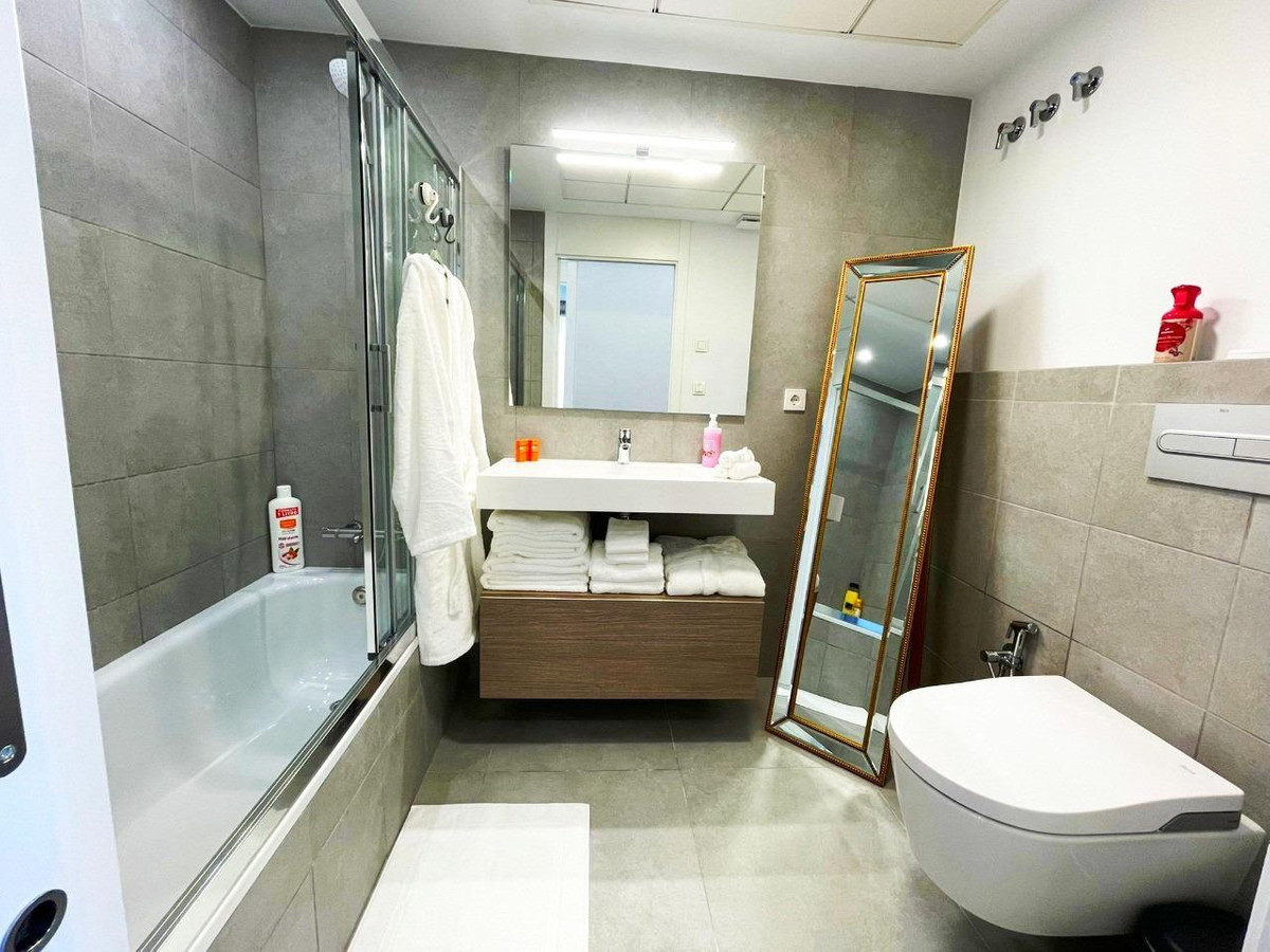 Se vende Apartamento Planta Media de 3 dormitorios en Costa Blanca, Alicante, España