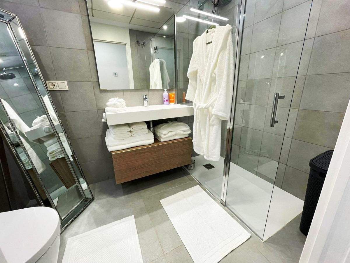 Se vende Apartamento Planta Media de 3 dormitorios en Costa Blanca, Alicante, España