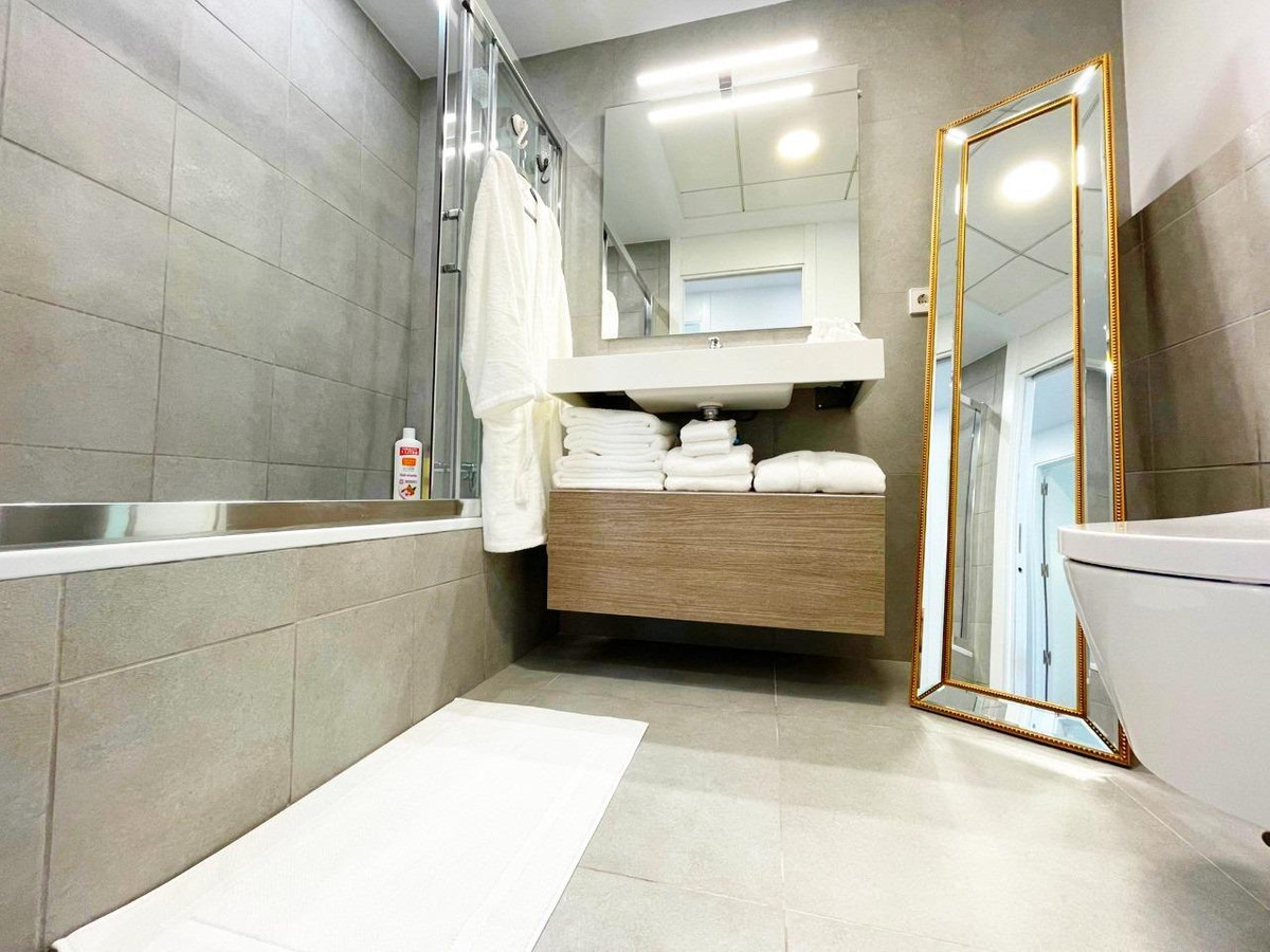 Se vende Apartamento Planta Media de 3 dormitorios en Costa Blanca, Alicante, España