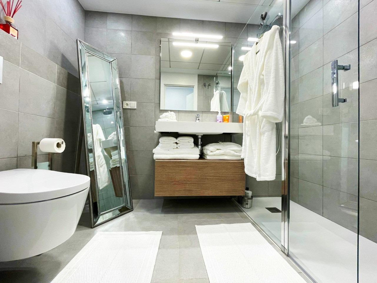 Se vende Apartamento Planta Media de 3 dormitorios en Costa Blanca, Alicante, España